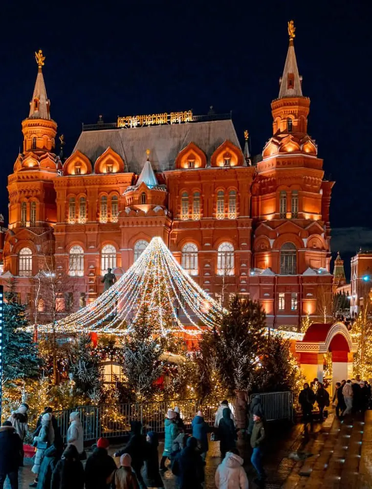 🎄Фестиваль «Путешествие в Рождество»
С 12 декабря по 11 января
В программе: 
🎄театральные постановки
🎄концерты
🎄многочисленные творческие и кулинарные мастер-классы
🎄выставки елей
🎄школа керлинга
🎄гон... | Сетка — социальная сеть от hh.ru