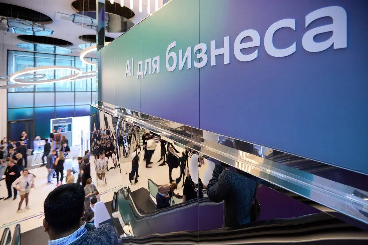 Всем привет!
AIJ 2025 завершен, что было у моей команды в этот раз:
Мы разработали концепцию зоны В2В и сторилайн, который помогает понять "что же происходило в рамках компаний, которые внедрили ИИ в ... | Сетка — социальная сеть от hh.ru