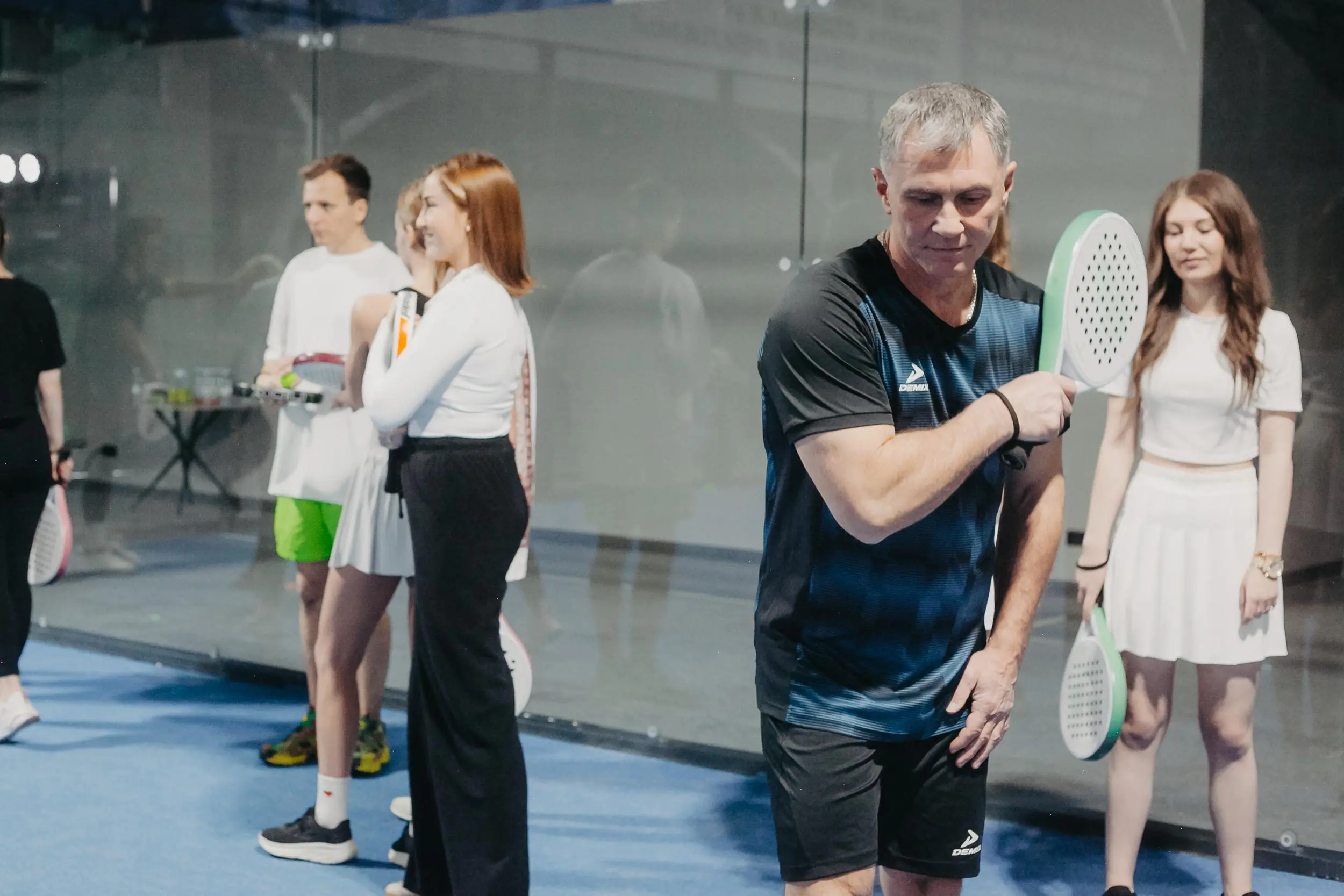 📎 Открытие клуба Enjoy Med Club в формате падела зашло идеально. Гости вышли из корта с тем самым ощущением: «ну наконец-то что-то по-настоящему живое». Энергия, скорость, драйв — всё как мы любим | Сетка — социальная сеть от hh.ru