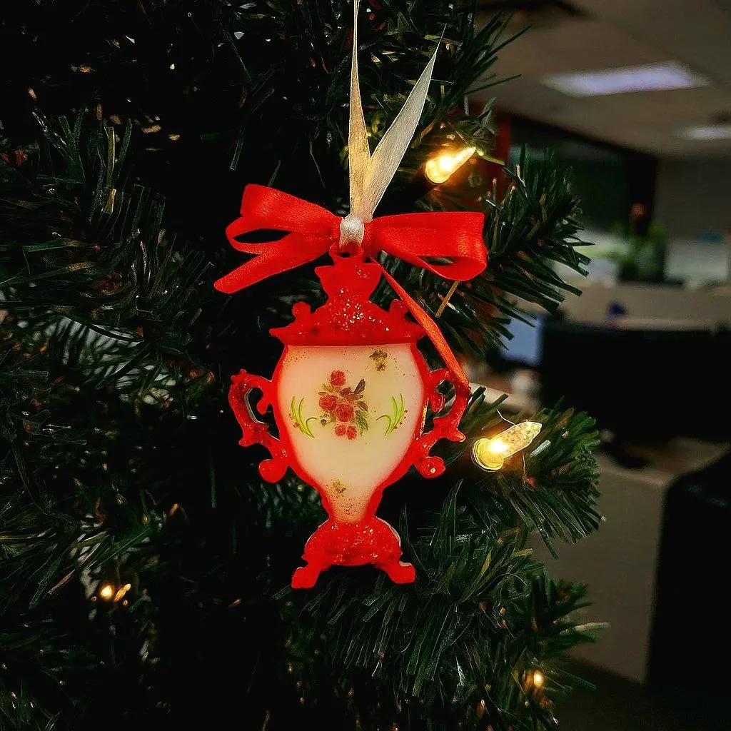 Уникальная новогодняя игрушка — самовар. В коллекции Вас ждут балалайка, петушок, лошадка и птичка.
➡️ Найти это волшебство можно в АРТ-Лавке "Чудеса":
✔️ Вход с 2-х сторон👇🏻
🛍️ г.Н.Н | Сетка — социальная сеть от hh.ru