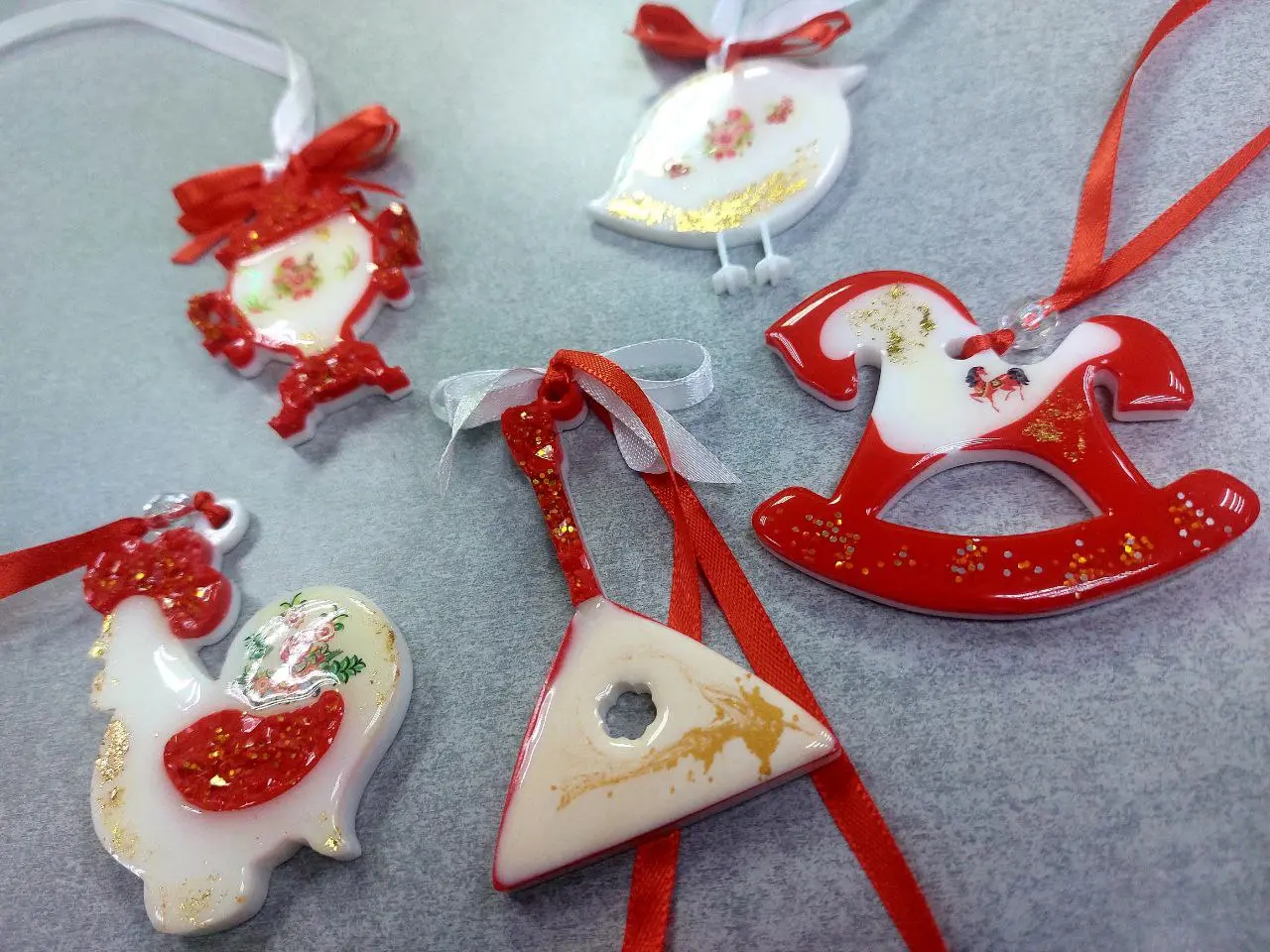 Уникальная новогодняя игрушка — самовар. В коллекции Вас ждут балалайка, петушок, лошадка и птичка.
➡️ Найти это волшебство можно в АРТ-Лавке "Чудеса":
✔️ Вход с 2-х сторон👇🏻
🛍️ г.Н.Н | Сетка — социальная сеть от hh.ru