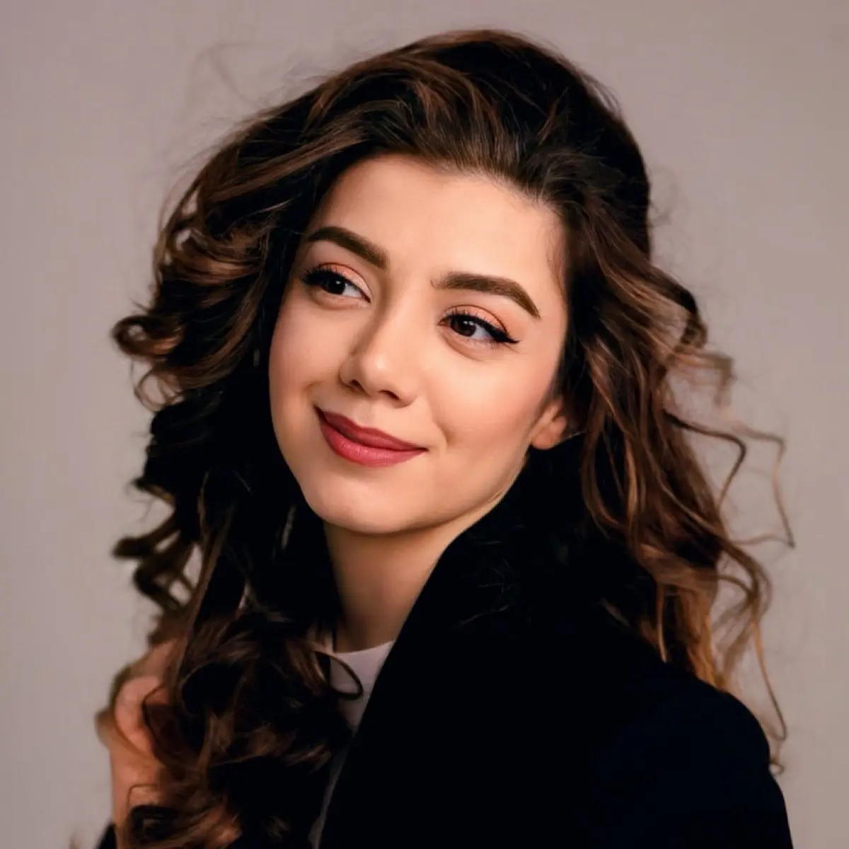 Aida Kirkhlyarova | Сетка — социальная сеть от hh.ru