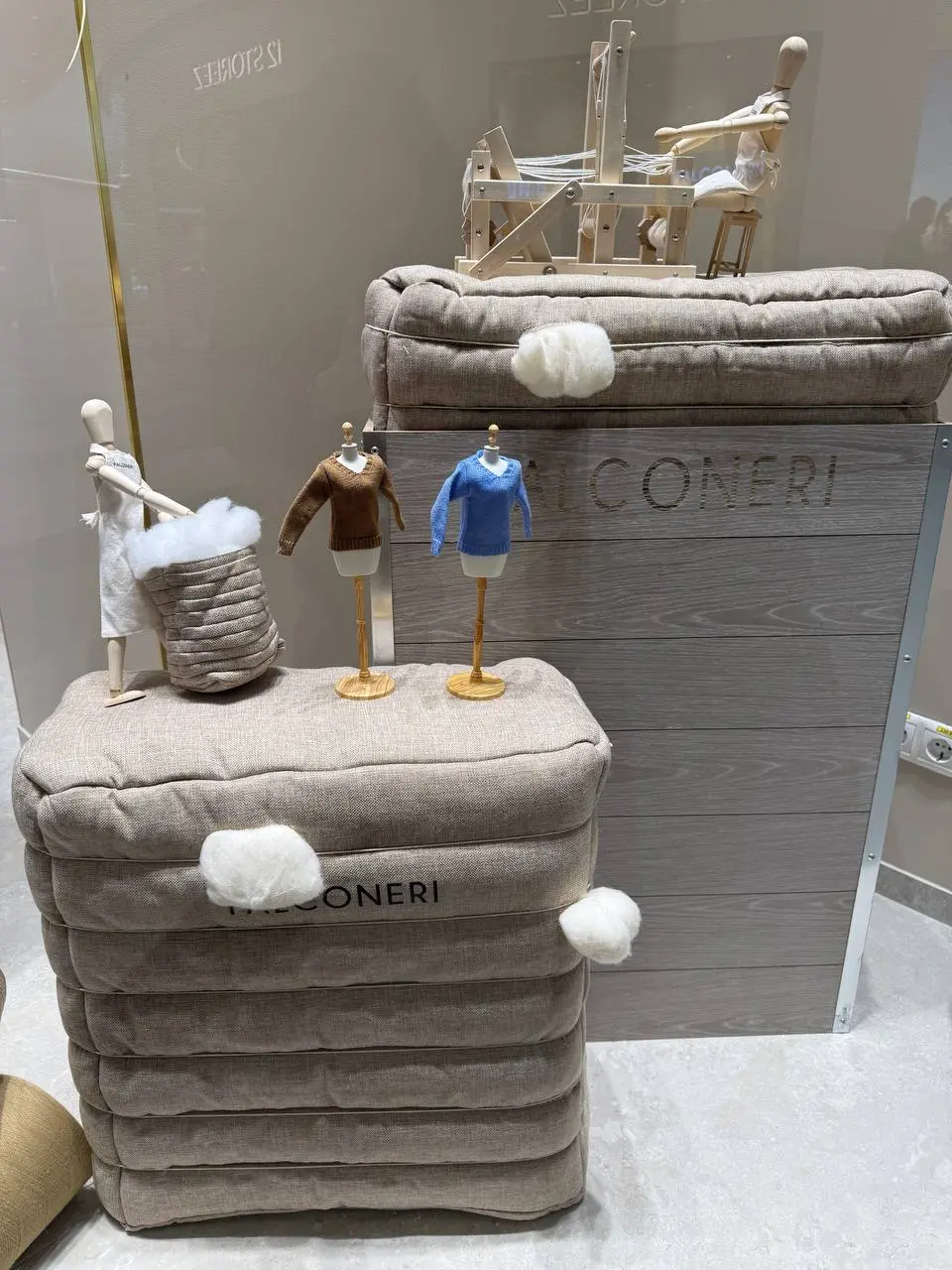 Золотое яблоко пришло ко мне🥳
Одной из первых побывала в новом ТРЦ «Голливуд» в СПб | Сетка — социальная сеть от hh.ru