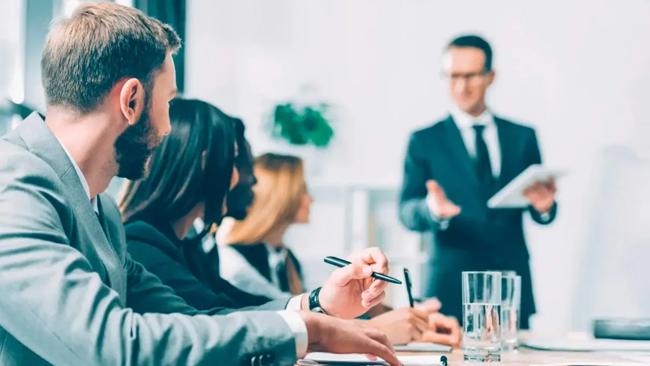 🔥 Ваш бизнес теряет клиентов, а конкуренты становятся сильнее?
Пора разобраться, что происходит на рынке — и использовать это в свою пользу | Сетка — социальная сеть от hh.ru