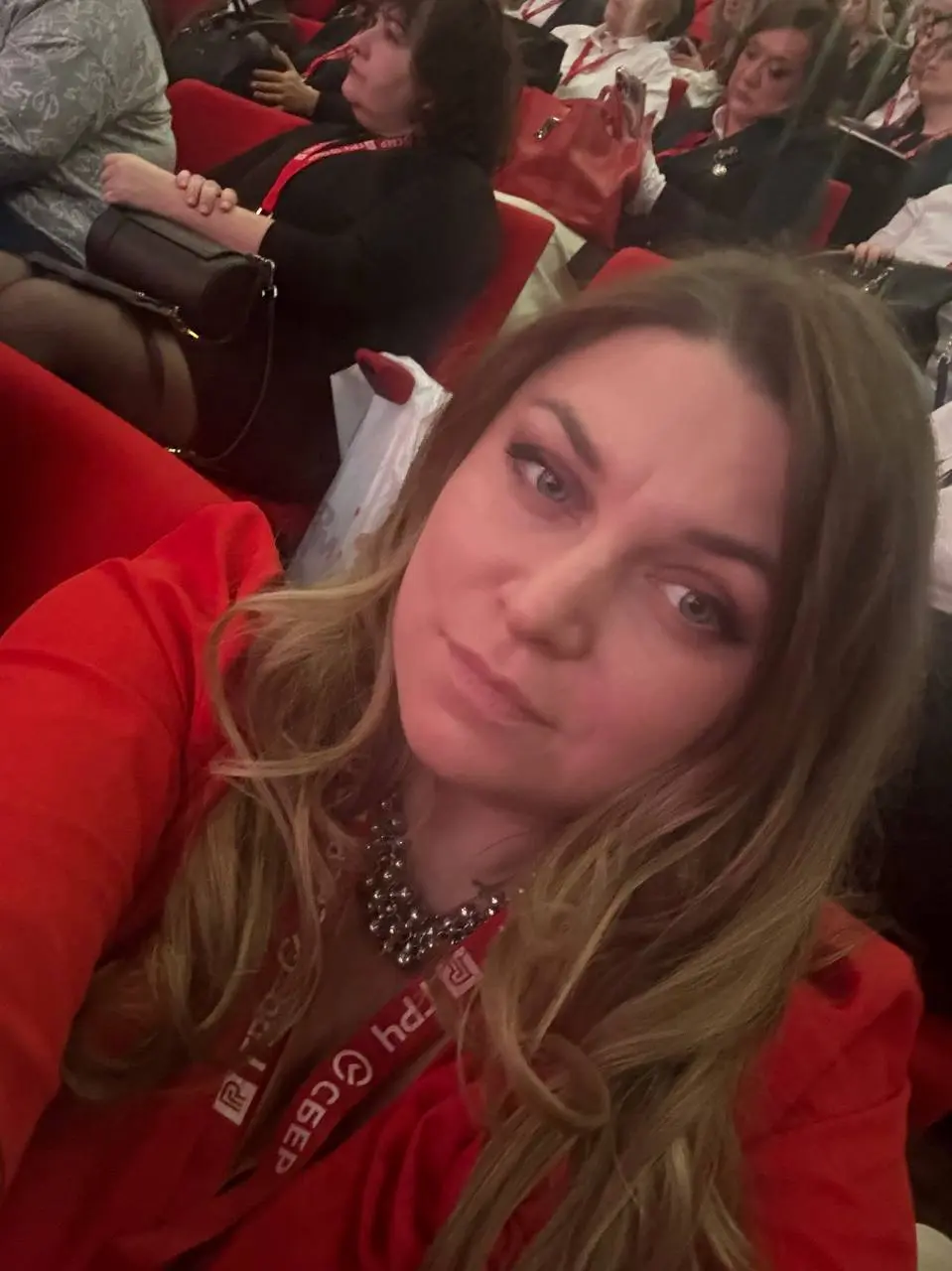 Не была в Воронеже 3 года! Последний раз выступала в 2022 году. Конечно форум очень изменился, стал лучше!!!
А я пока готовлюсь к моему выступлению | Сетка — социальная сеть от hh.ru