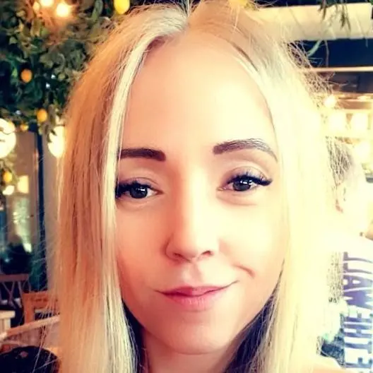 Лена Никишина