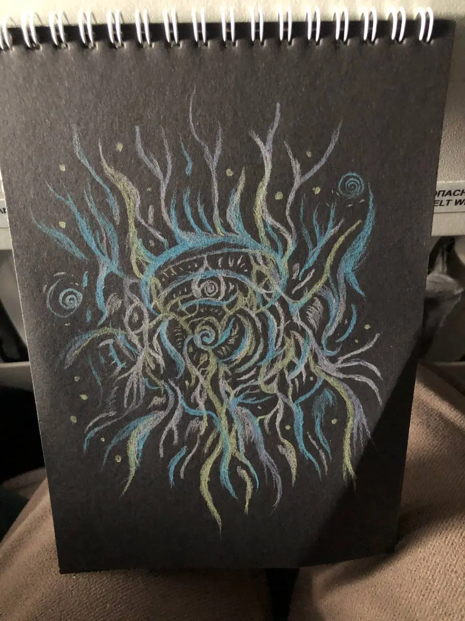 Работы, созданные в полете ✈️
Что вы в них увидели?)
#НадеждасДальнегоВостока
#авторскийрисунокНадеждыSN
#абстракцииНадеждыSN
#ЗарисовкиНадеждыSN
#этника | Сетка — социальная сеть от hh.ru