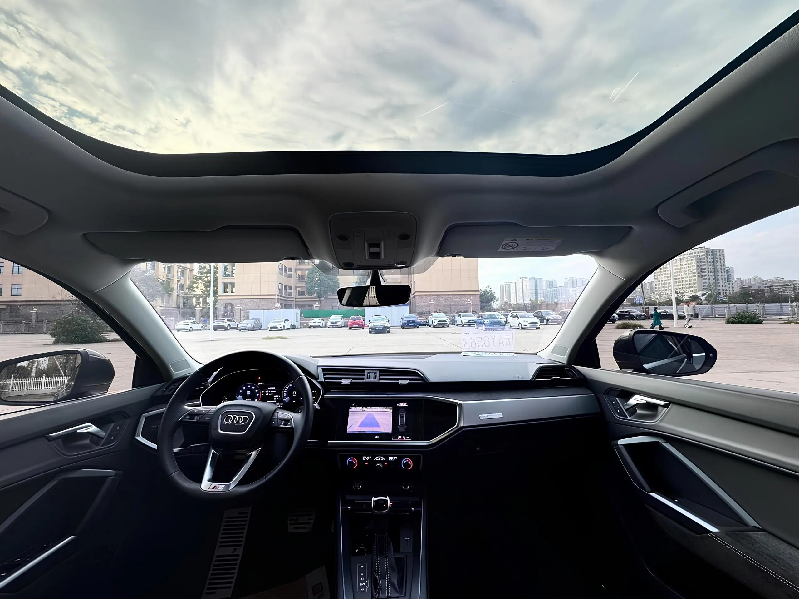 🚘Audi Q3 Sportback
Красивый, экономичный и весь в родном окрасе
1.4 TFSI | 150 л.с | Сетка — социальная сеть от hh.ru