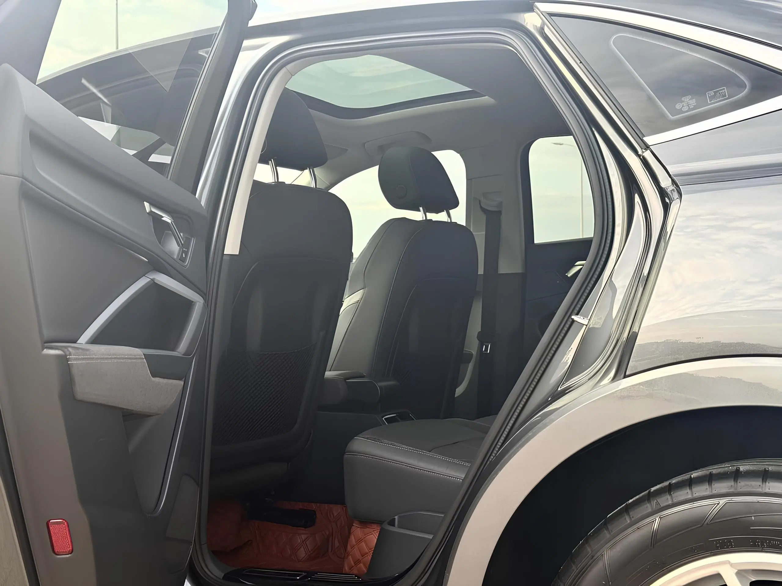 🚘Audi Q3 Sportback
Красивый, экономичный и весь в родном окрасе
1.4 TFSI | 150 л.с | Сетка — социальная сеть от hh.ru