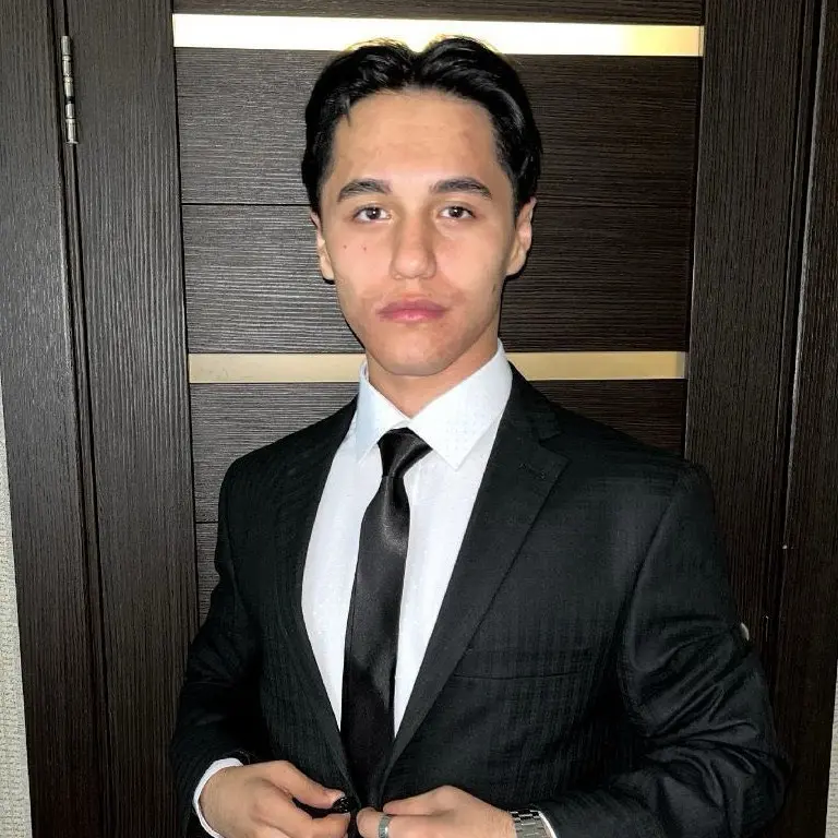 Khasan Sadrighonov | Сетка — социальная сеть от hh.ru