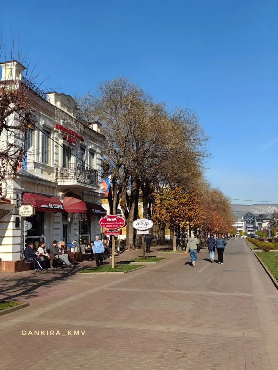 Осенний Кисловодск 🍂
Фото: dankirakmv | Сетка — социальная сеть от hh.ru