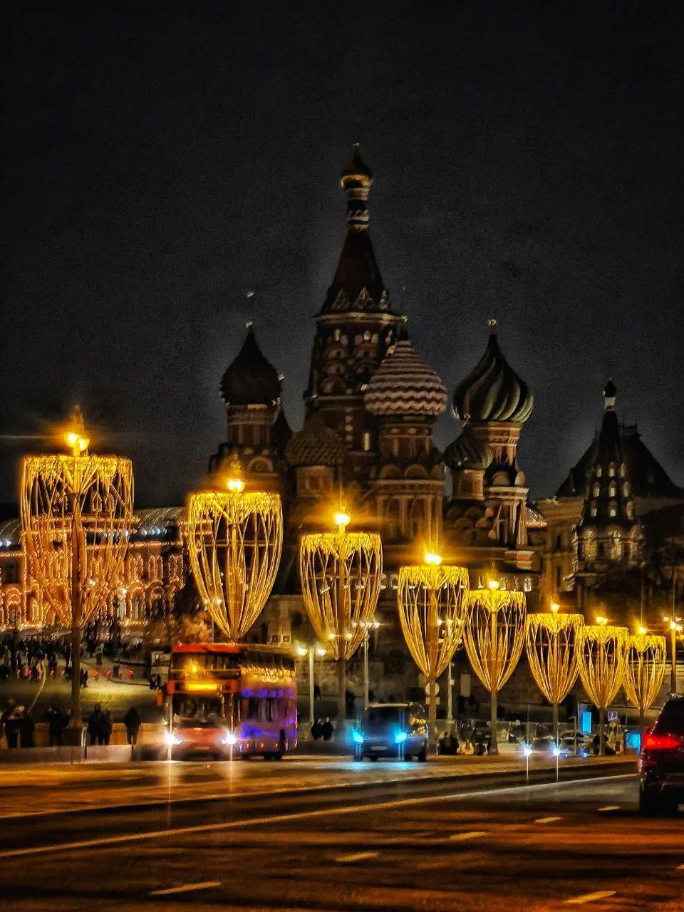 Новогодние «фужеры» на Большом Москворецком мосту 🥂
📲Подпишитесь на Вдвижении
#бесплатно
В этом посте были ссылки, но мы их удалили по правилам Сетки | Сетка — социальная сеть от hh.ru