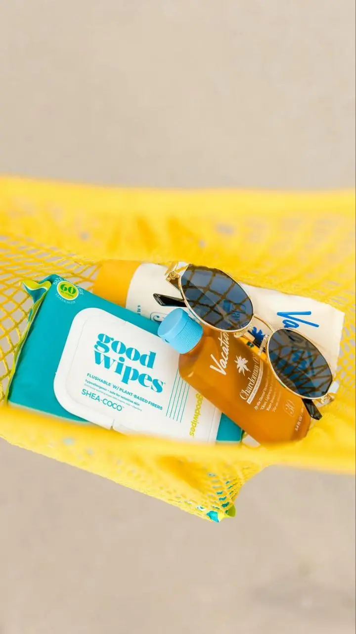 Если однажды вы подумаете, что брендинг, сторителлинг, соцсети и прочий «креатив» не для вашего продукта, вспомните, пожалуйста, эти влажные салфетки для личной гигиены | Сетка — социальная сеть от hh.ru