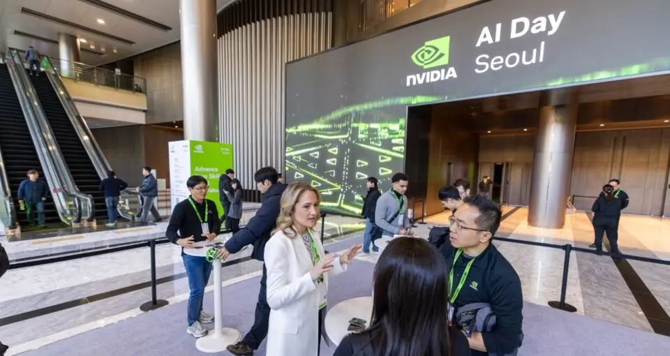 🚀 NVIDIA раскрывает будущее AI в Корее
NVIDIA провела AI Day в Сеуле, демонстрируя рост корейской AI-экосистемы.
Мероприятие объединило более 1 000 разработчиков, стартапов и экспертов | Сетка — социальная сеть от hh.ru