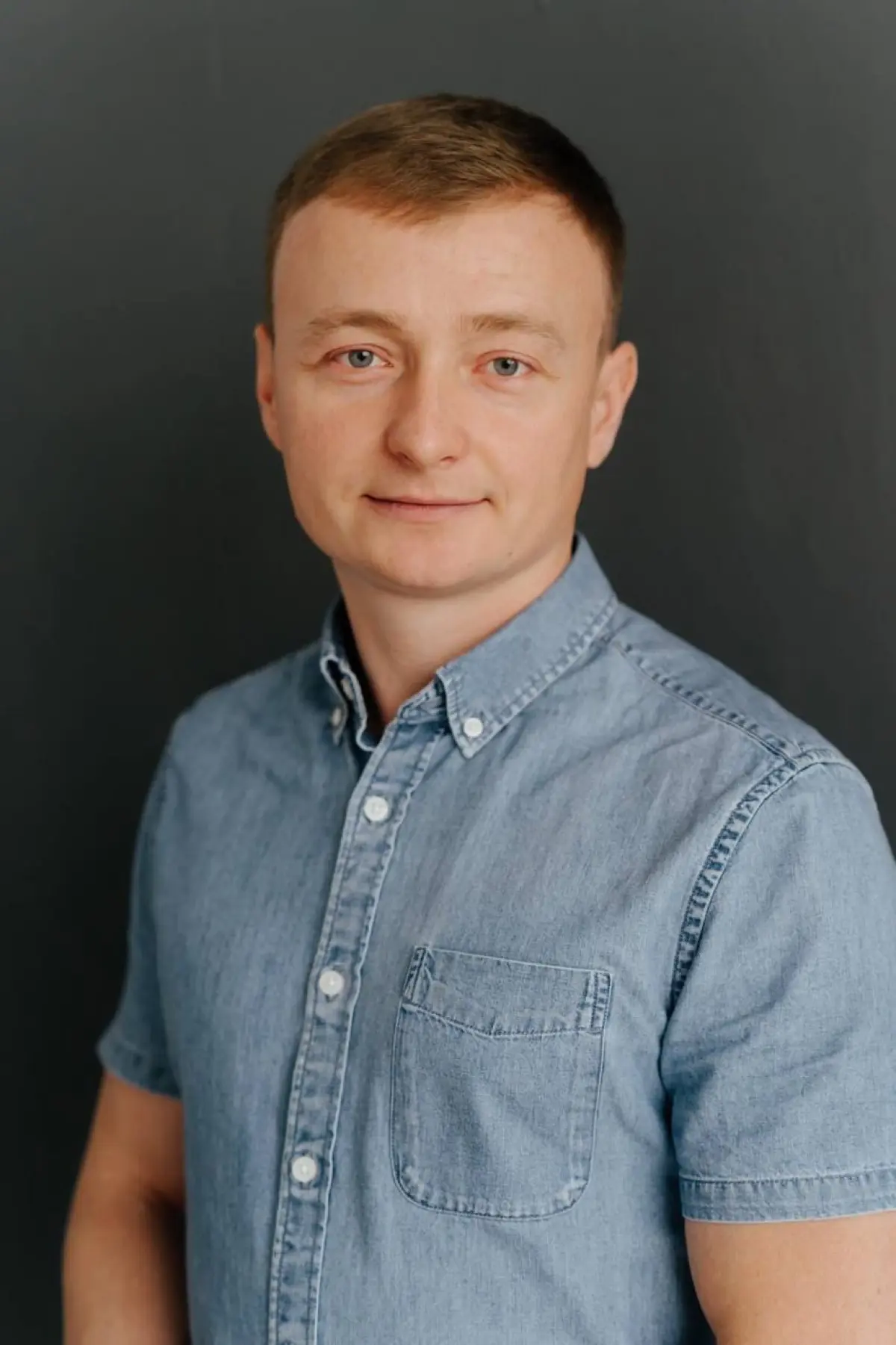 Максим Зверев