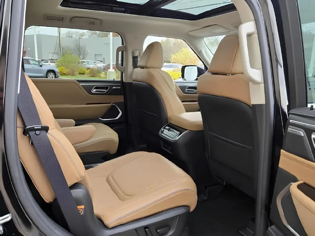 🚘INFINITI QX80 Luxe
Свежий, мощный, статусный:
3.5 турбо • 450 л.с | Сетка — социальная сеть от hh.ru