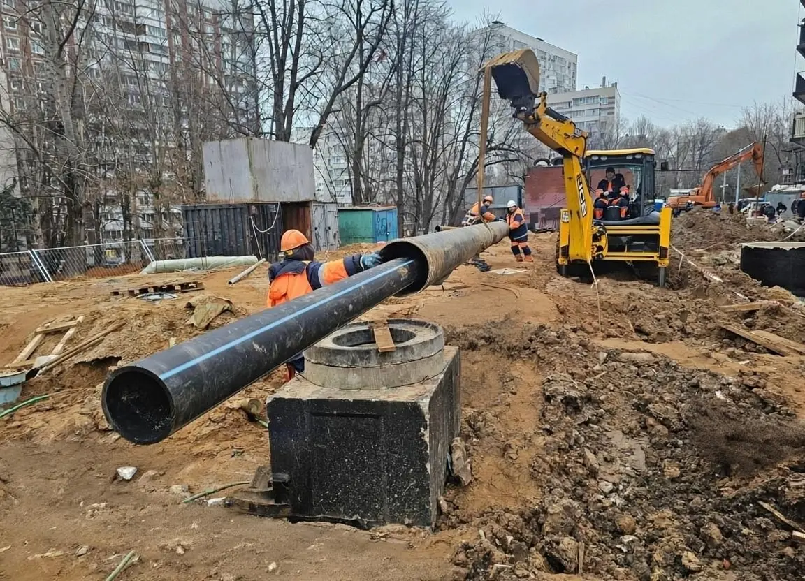 В этом году в Пресненском районе столицы 👷‍♂Мосводоканал реконструировал и построил в рамках собственных программ и городских проектов более 4,2 км сетей 💦водоснабжения и водоотведения | Сетка — социальная сеть от hh.ru
