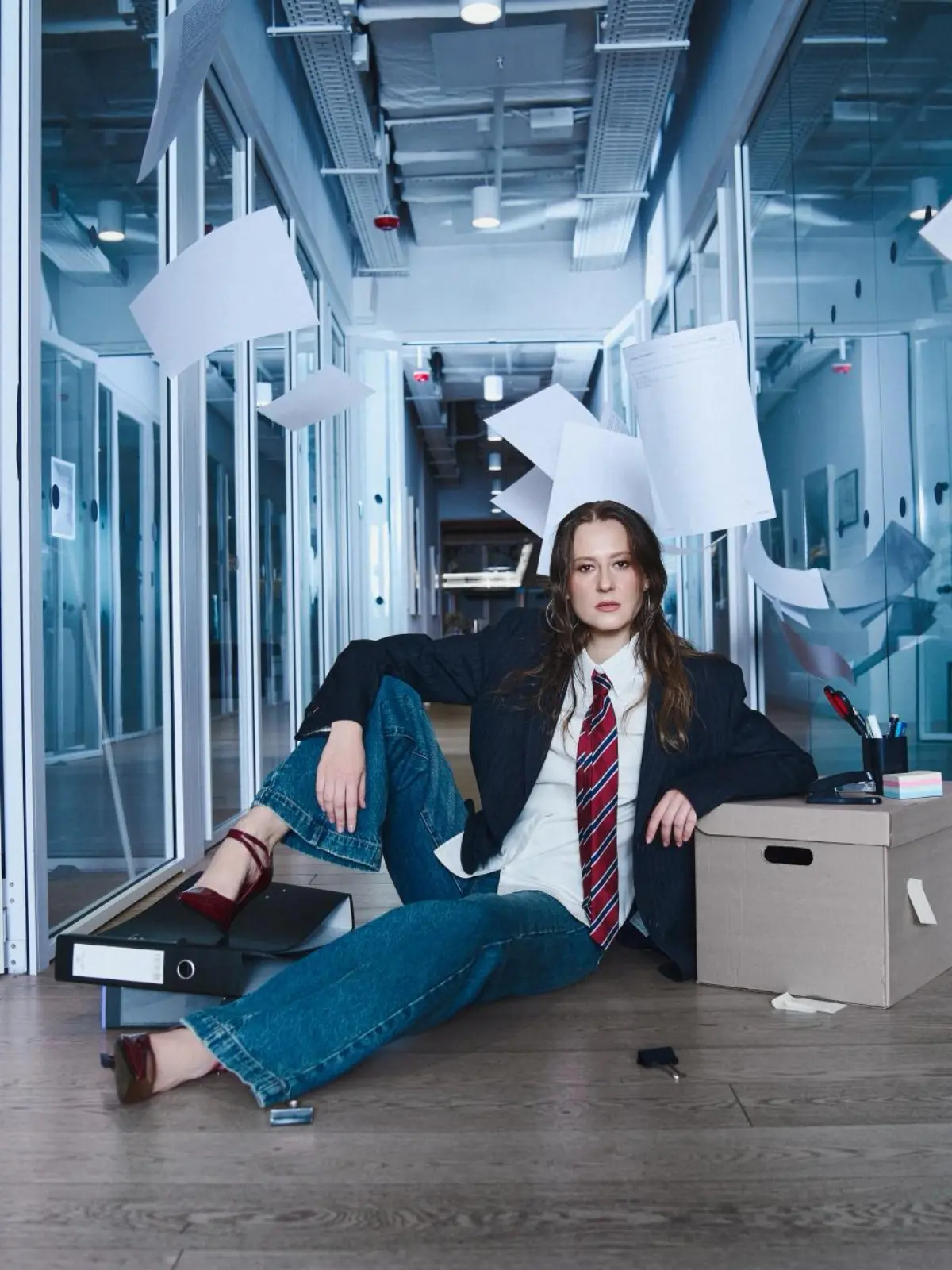 💻Office SM core = имиджевая фотосессия, которую мы устроили прямо в офисе СберМаркетинга.
Моделями стали наши сотрудники — чтобы все видели, кто стоит за масштабными проектами компании | Сетка — социальная сеть от hh.ru