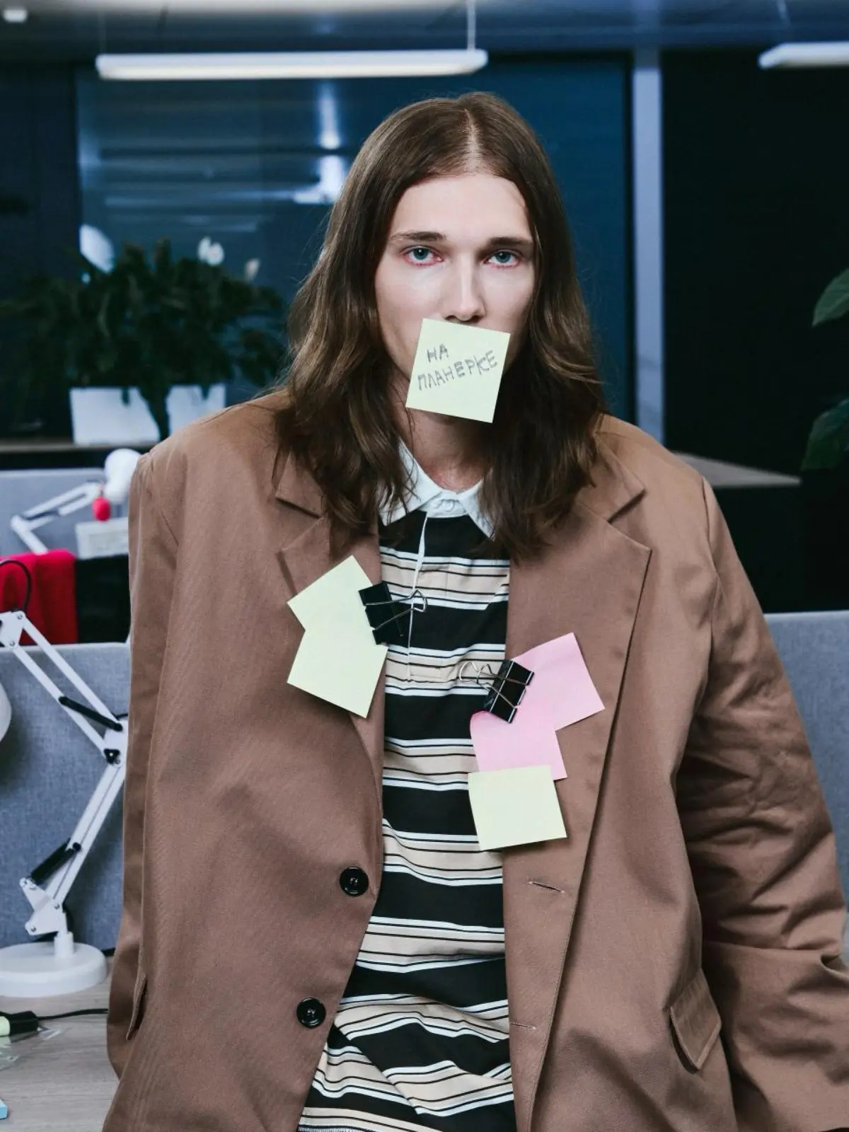 💻Office SM core = имиджевая фотосессия, которую мы устроили прямо в офисе СберМаркетинга.
Моделями стали наши сотрудники — чтобы все видели, кто стоит за масштабными проектами компании | Сетка — социальная сеть от hh.ru