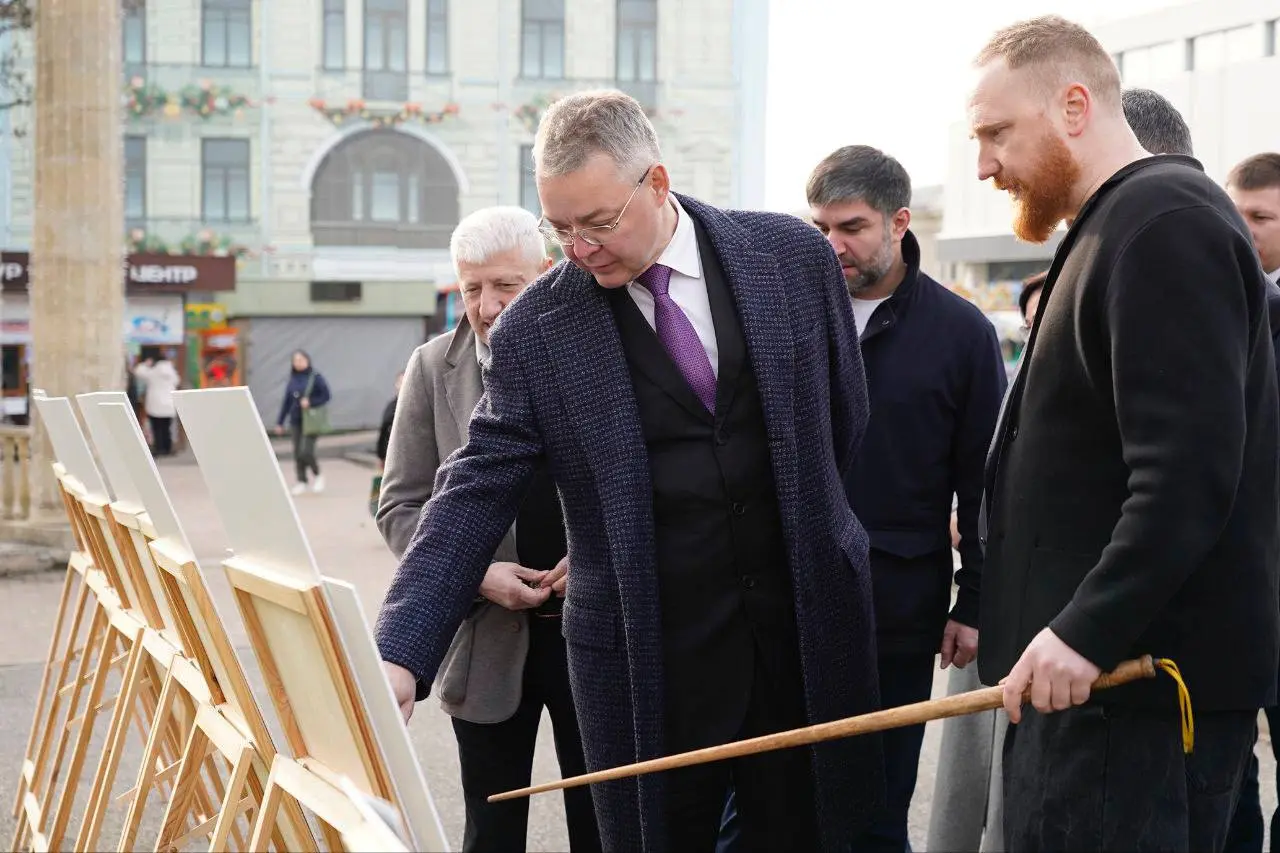 Здание гостиницы «Метрополь», Театральная площадь и улица Интернациональная — Ессентуки ждет ряд обновлений🏛
Уже обсудили проект восстановления бывшего отеля, который является архитектурной достоприме... | Сетка — социальная сеть от hh.ru