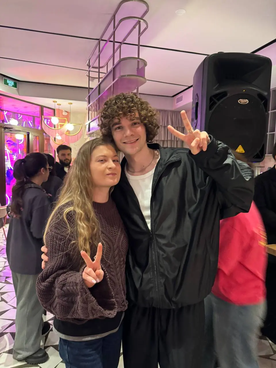 Сегодня у меня уже первый рабочий день 🥹♥️🫶🏻
Начинаю получать все доступы для работы, оформляюсь и начинаю вникать, что вообще происходит 😃
А вчера был прямо классный вечер с очень классным человеком ... | Сетка — социальная сеть от hh.ru