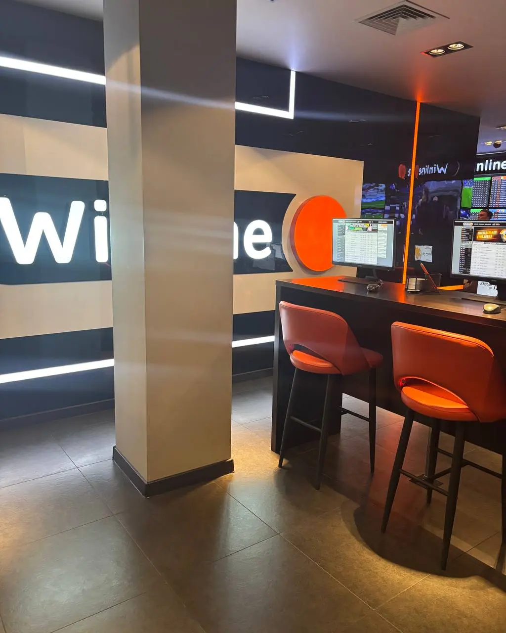 💰 Випка WINLINE в центре Москвы!
Впервые посетил один из столичных клубов этой БК | Сетка — социальная сеть от hh.ru