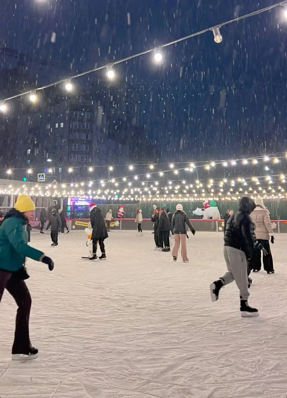 ⛸Бесплатный каток на фестивальной площадке «Куркино»
с 1 декабря
с 11:00 до 22:00 по будням
в выходные с 10:00 до 22:00
▫️Выход на лед бесплатный, необходима предварительная регистрация
📍Соколово-Меще... | Сетка — социальная сеть от hh.ru