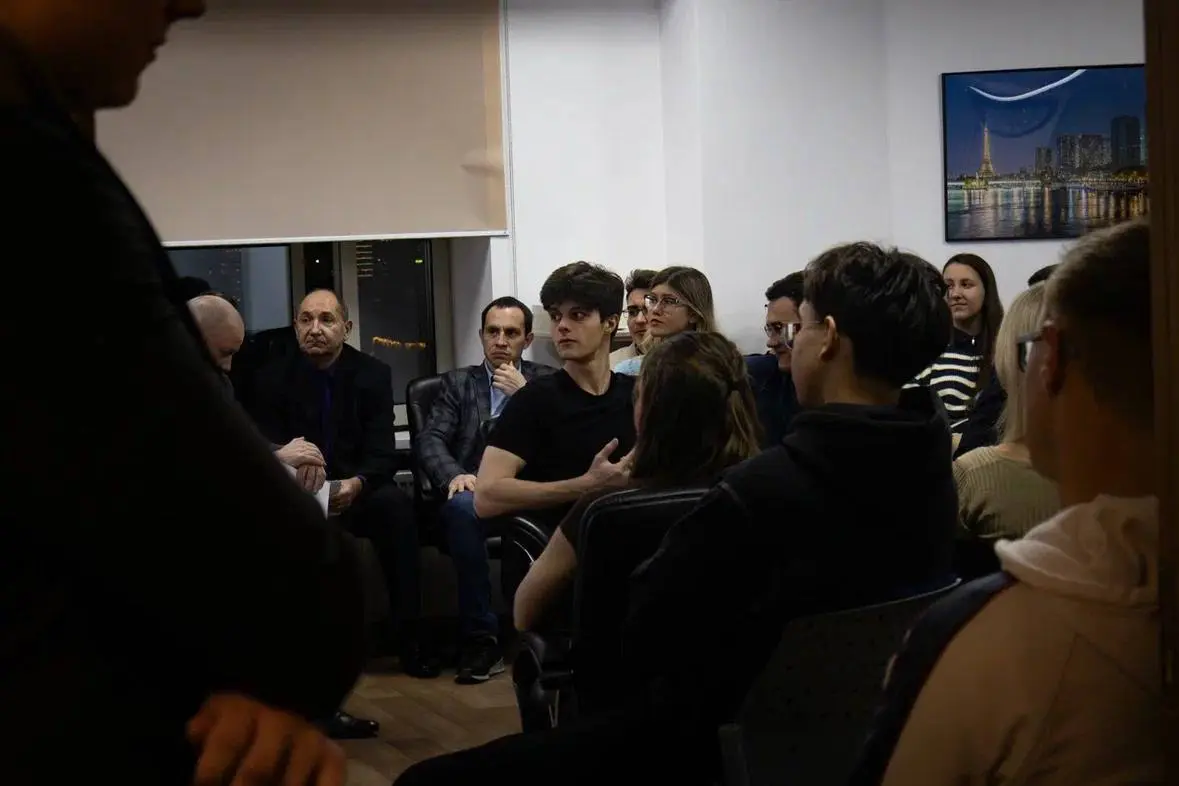 Финансовый клуб ICEFinance | Сетка — социальная сеть от hh.ru