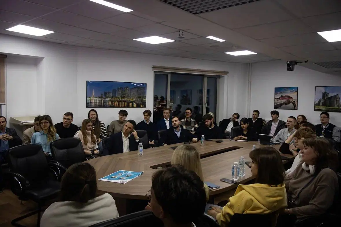 Финансовый клуб ICEFinance | Сетка — социальная сеть от hh.ru