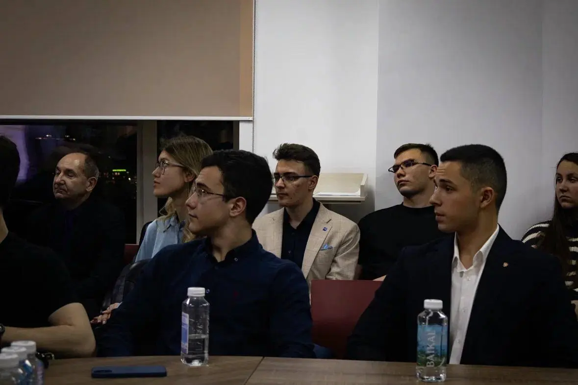 Финансовый клуб ICEFinance | Сетка — социальная сеть от hh.ru