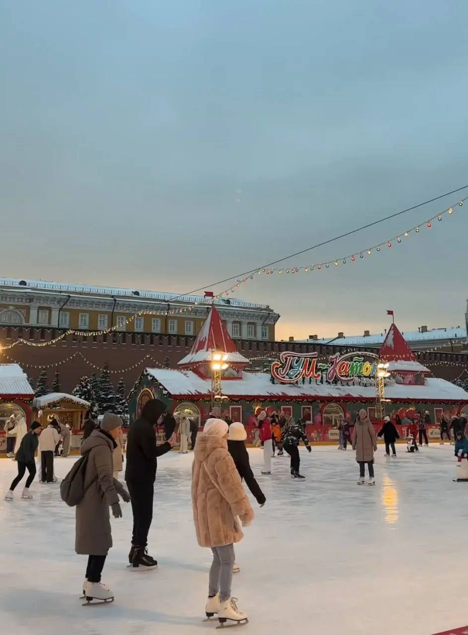 Где покататься на коньках в Москве🔥
С 28 ноября
⛸Каток в парке 50-летия Октября
📍Парк 50-летия Октября
⛸Каток «Льдинка» в ландшафтном парке «Митино»
📍Ландшафтный парк «Митино»
⛸Каток в хоккейной короб... | Сетка — социальная сеть от hh.ru