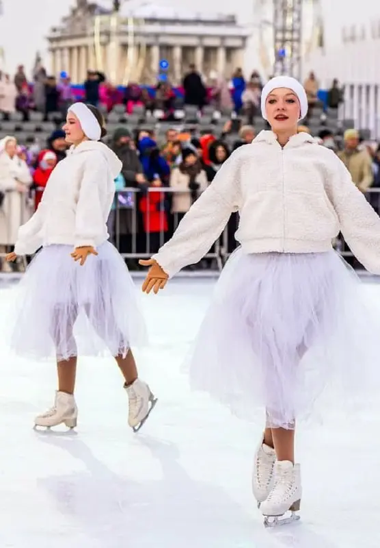 #афиша #пятница #28ноября
✨Афиша мероприятий в Москве
на 28 ноября
Выставки:
🔵Выставка «Великая Победа. Россия — моя история»
📍Манежная пл., 1
🔵Выставка «Старый Новый год»
📍ул | Сетка — социальная сеть от hh.ru