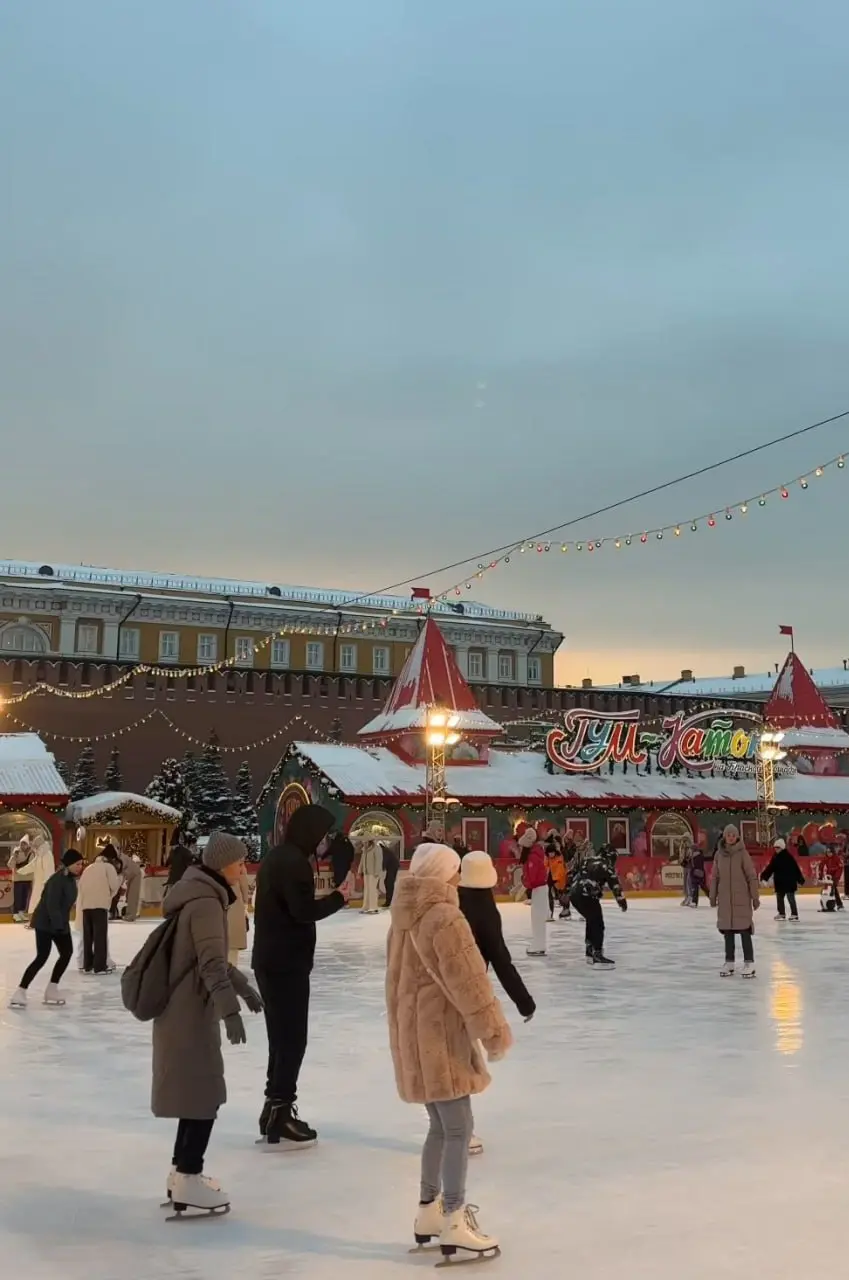 #афиша #пятница #28ноября
✨Афиша мероприятий в Москве
на 28 ноября
Выставки:
🔵Выставка «Великая Победа. Россия — моя история»
📍Манежная пл., 1
🔵Выставка «Старый Новый год»
📍ул | Сетка — социальная сеть от hh.ru