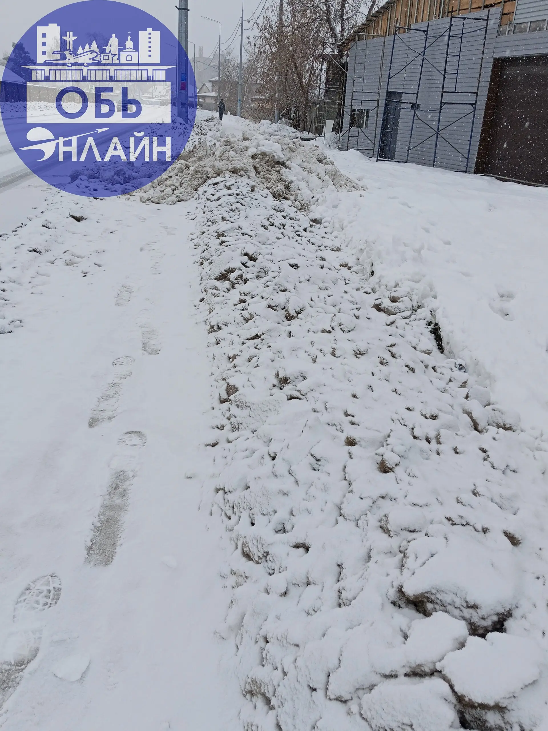 ↗ Администрация города Оби фото снежного беспредела на ул. Строительной и Железнодорожной отправлены в вышестоящие инстанции. Задолбали в конец не пройти пешком и не проехать с коляской | Сетка — социальная сеть от hh.ru