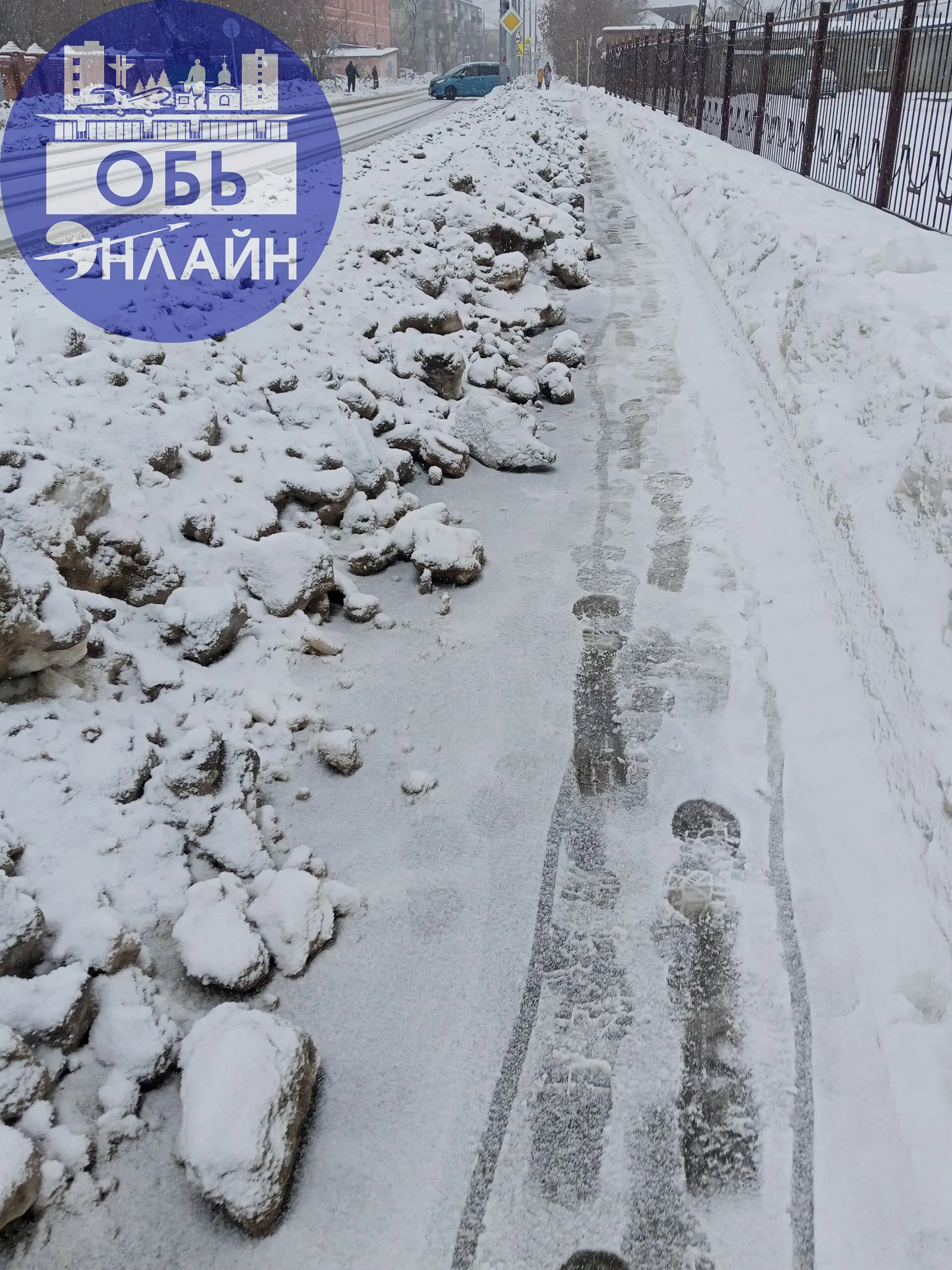 ↗ Администрация города Оби фото снежного беспредела на ул. Строительной и Железнодорожной отправлены в вышестоящие инстанции. Задолбали в конец не пройти пешком и не проехать с коляской | Сетка — социальная сеть от hh.ru