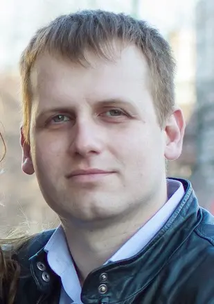 Андрей Варов