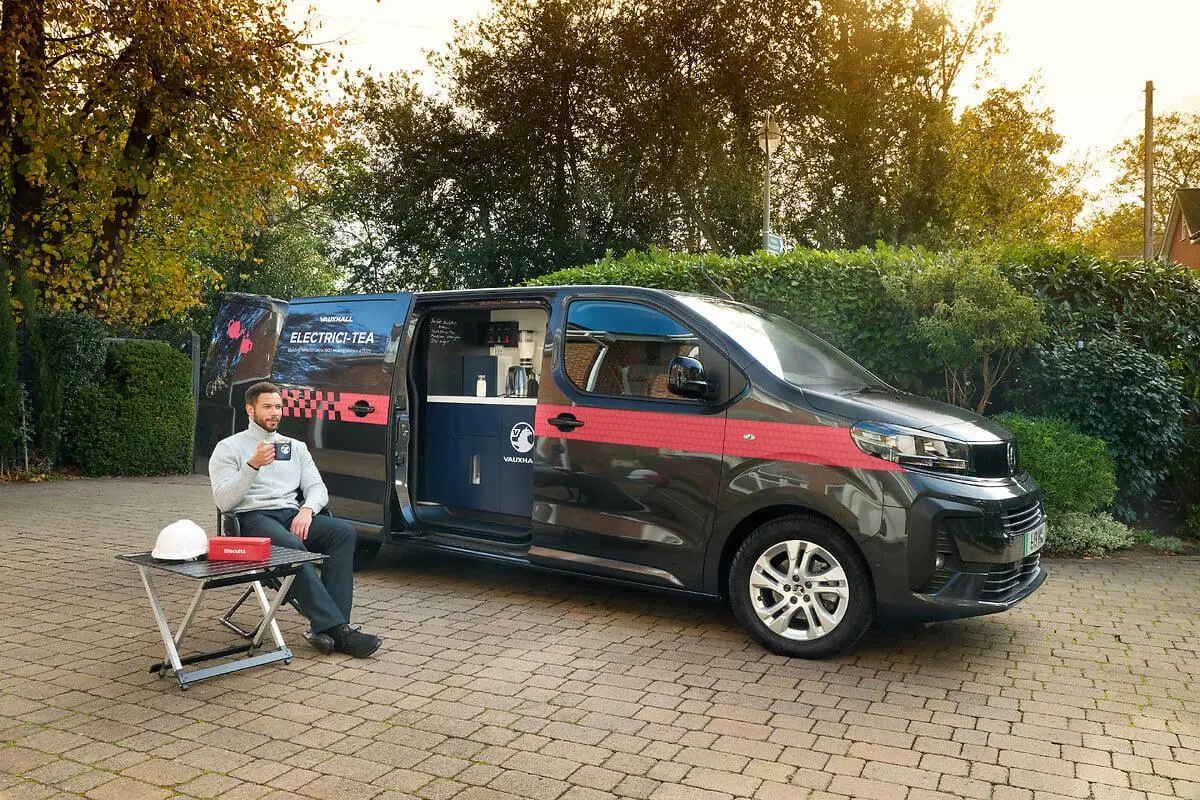 Британский автомобильный бренд Vauxhall — то самый, который мы тут у себя на материке знаем как Opel — анонсировал чайную вариацию своего электромикроавтобуса Vivaro Electric | Сетка — социальная сеть от hh.ru