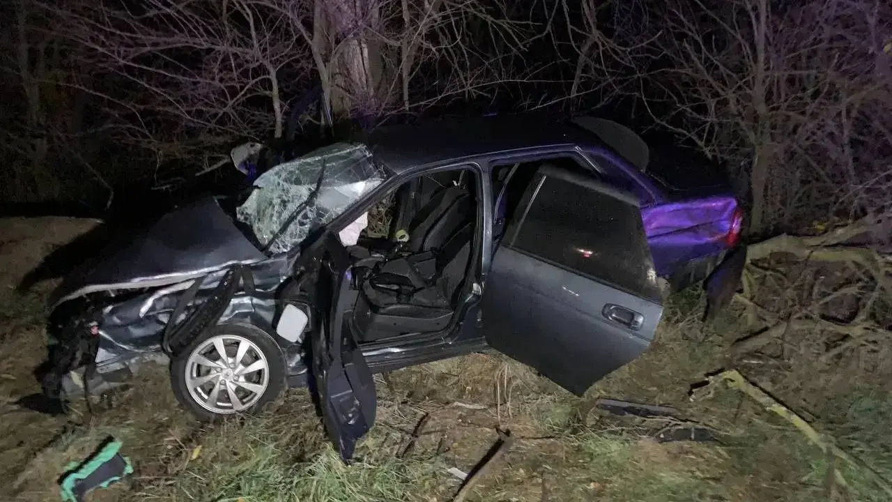 В Будённовском округе в аварии погиб водитель Гранты
ДТП произошло вечером 27 ноября на федеральной трассе Кочубей – Нефтекумск – Зеленокумск – Минеральные Воды | Сетка — социальная сеть от hh.ru