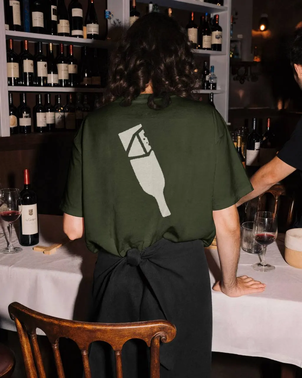 Создание логотипа для гастрономического фестиваля «Вино и сыр» 🍕🍸  
Недавно я участвовала в конкурсе на создание логотипа для фестиваля | Сетка — социальная сеть от hh.ru