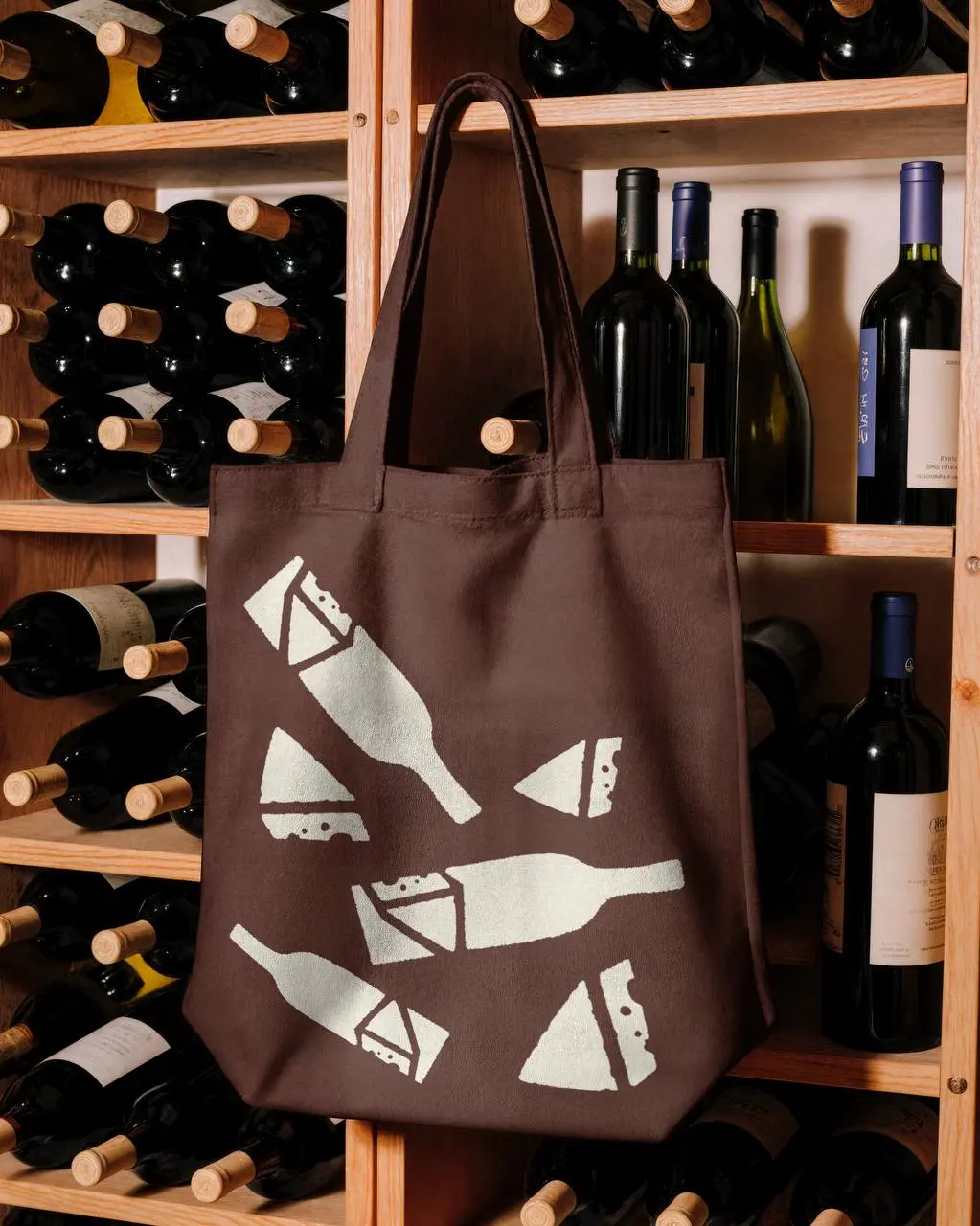 Создание логотипа для гастрономического фестиваля «Вино и сыр» 🍕🍸  
Недавно я участвовала в конкурсе на создание логотипа для фестиваля | Сетка — социальная сеть от hh.ru