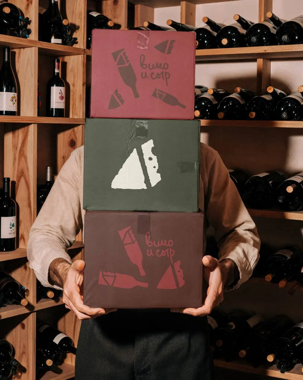 Создание логотипа для гастрономического фестиваля «Вино и сыр» 🍕🍸  
Недавно я участвовала в конкурсе на создание логотипа для фестиваля | Сетка — социальная сеть от hh.ru