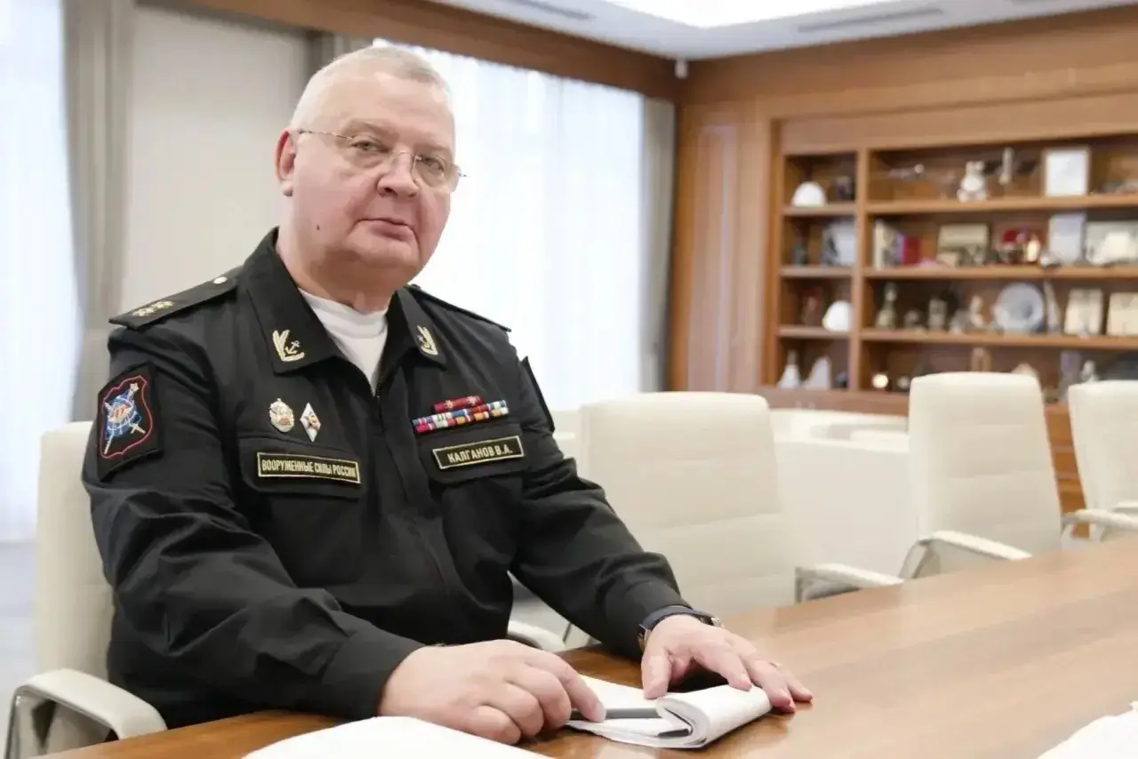 Министр строительства и ЖКХ РФ Ирек Файзуллин провел рабочую встречу с вице-адмиралом Виктором Калгановым
Рассмотрели применение передовых инженерных и цифровых решений, направленных на обеспечение по... | Сетка — социальная сеть от hh.ru