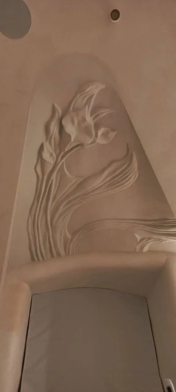 👑 Изготовление лепнины и барельефов на нашем объекте идёт полным ходом! ✨
Мы создаём объёмные, детальные элементы, которые придают интерьеру уникальность и атмосферу премиальности | Сетка — социальная сеть от hh.ru