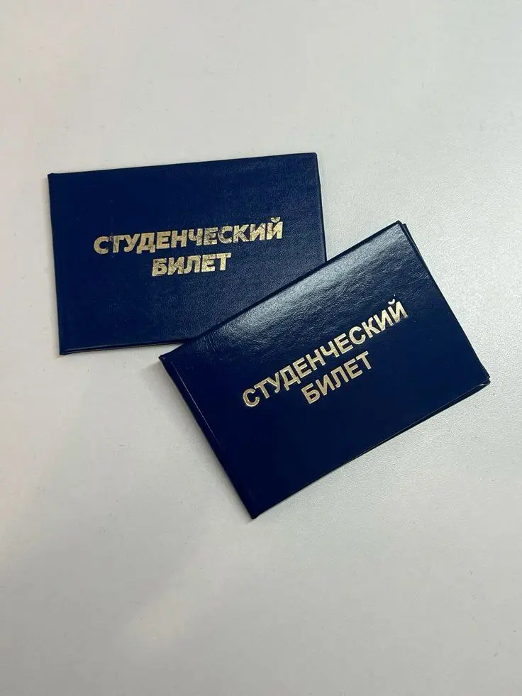 Первый семестр закрыт. Две недели пролетели так, будто их просто перемотали. Где-то было легко, где-то пришлось попотеть, но всё же дошёл до конца.
Два экзамена прошли спокойно | Сетка — социальная сеть от hh.ru