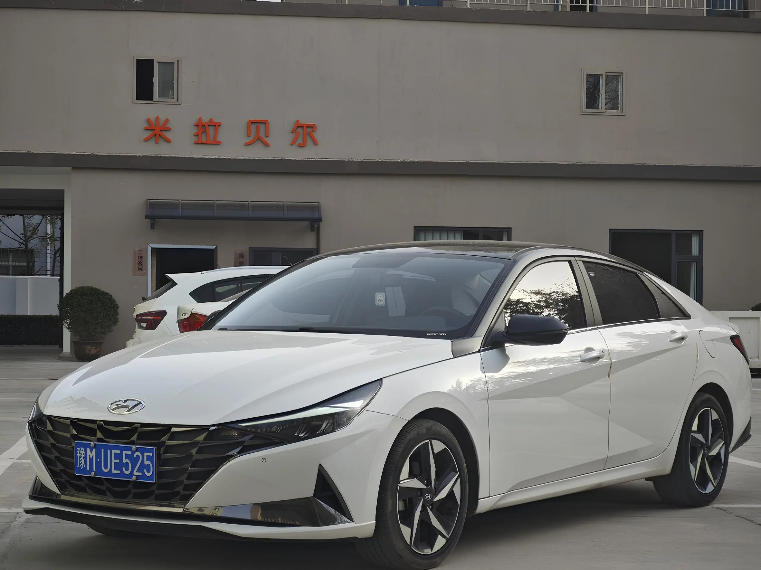 🚘Hyundai Elantra Elite Edition
✅ 2021 год Май
✅ Пробег 50589 км
✅ Мотор 1.5 / 115 л.с | Сетка — социальная сеть от hh.ru
