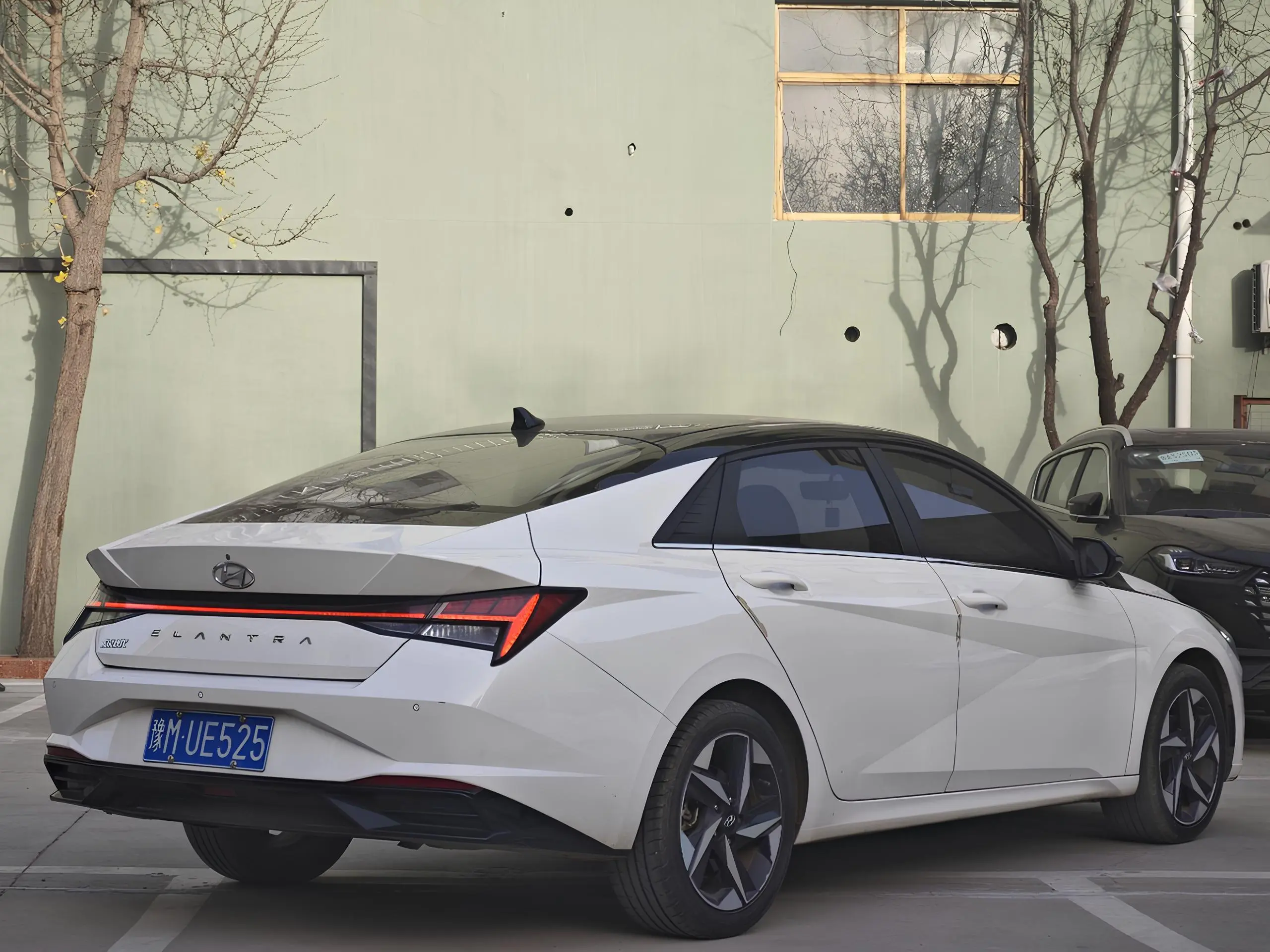 🚘Hyundai Elantra Elite Edition
✅ 2021 год Май
✅ Пробег 50589 км
✅ Мотор 1.5 / 115 л.с | Сетка — социальная сеть от hh.ru