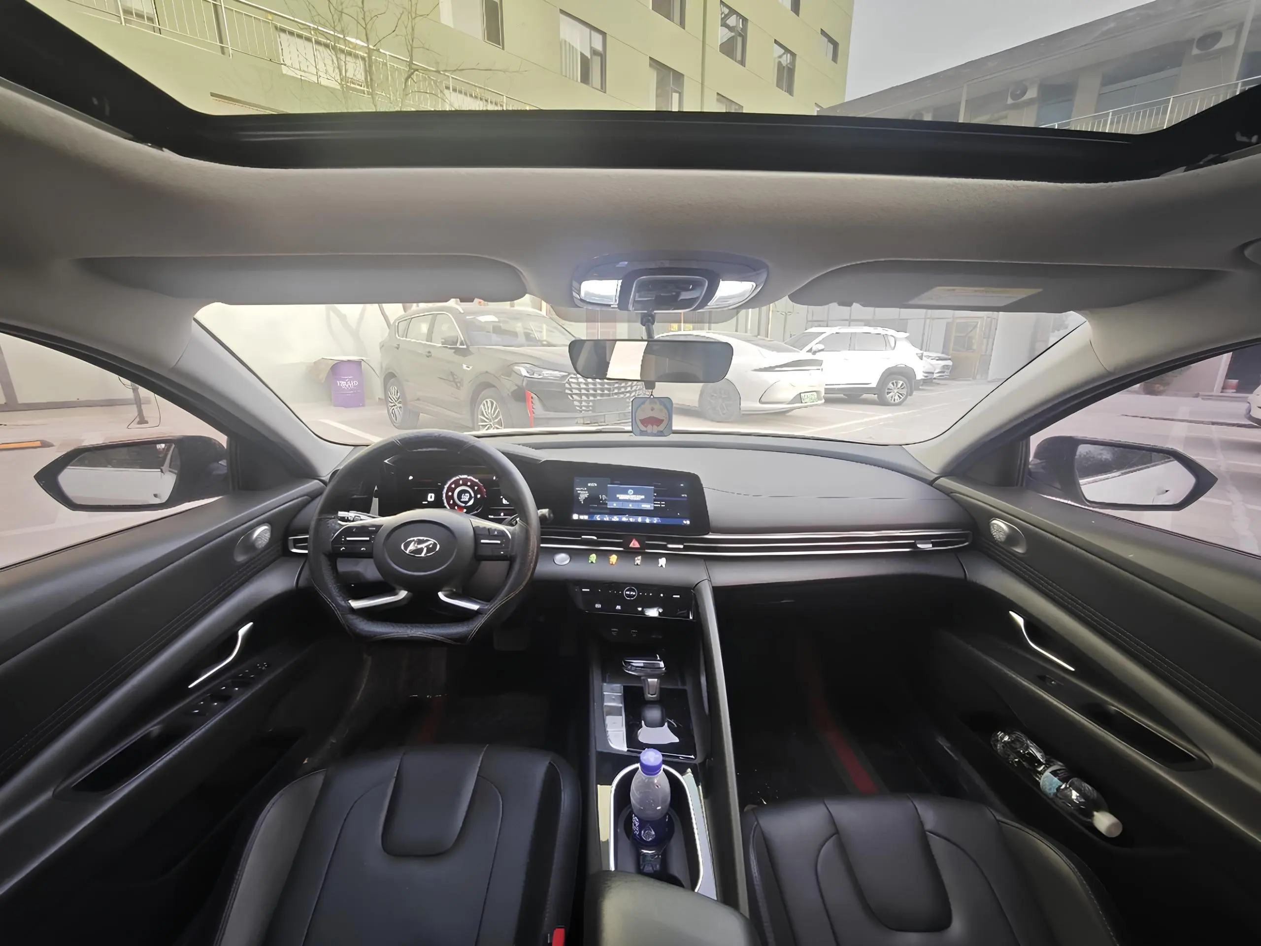 🚘Hyundai Elantra Elite Edition
✅ 2021 год Май
✅ Пробег 50589 км
✅ Мотор 1.5 / 115 л.с | Сетка — социальная сеть от hh.ru