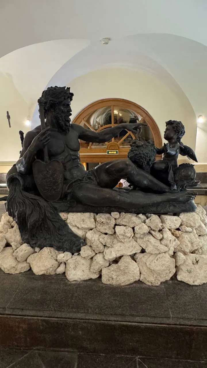 По следам 10-го Всероссийского саммита застройщиков и производителей стройресурсов в Стрельне ⚙️🏛️
В такие места «просто так» не заходят | Сетка — социальная сеть от hh.ru