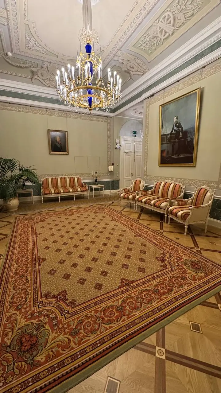 По следам 10-го Всероссийского саммита застройщиков и производителей стройресурсов в Стрельне ⚙️🏛️
В такие места «просто так» не заходят | Сетка — социальная сеть от hh.ru