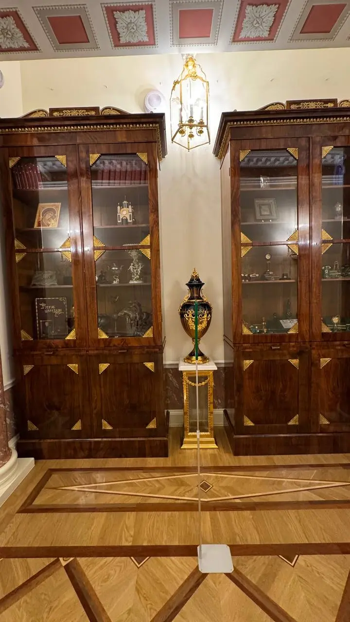 По следам 10-го Всероссийского саммита застройщиков и производителей стройресурсов в Стрельне ⚙️🏛️
В такие места «просто так» не заходят | Сетка — социальная сеть от hh.ru